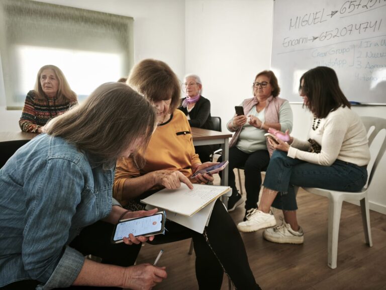 Formación en manejo de smartphone Villacarrillo y Baños de la Encina Capacitación Digital