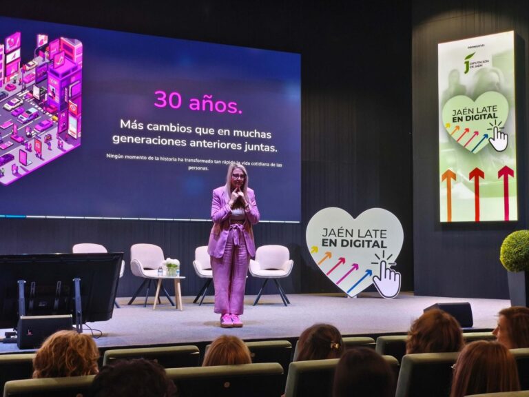 Ponente durante la charla